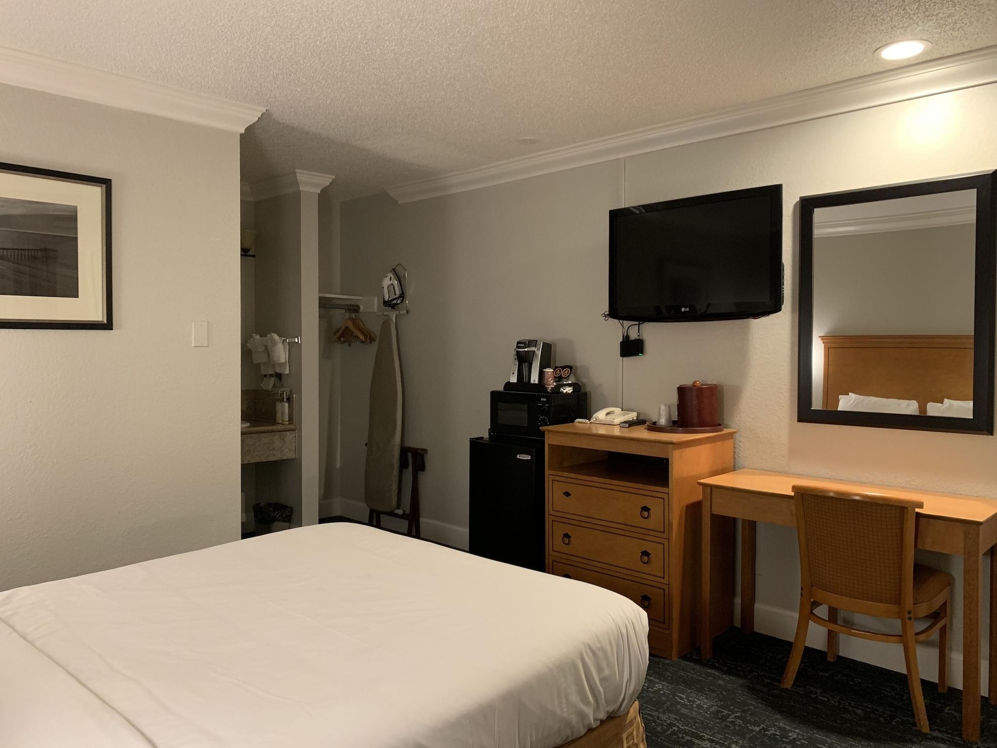 Stargazer Inn And Suites Monterey Zewnętrze zdjęcie